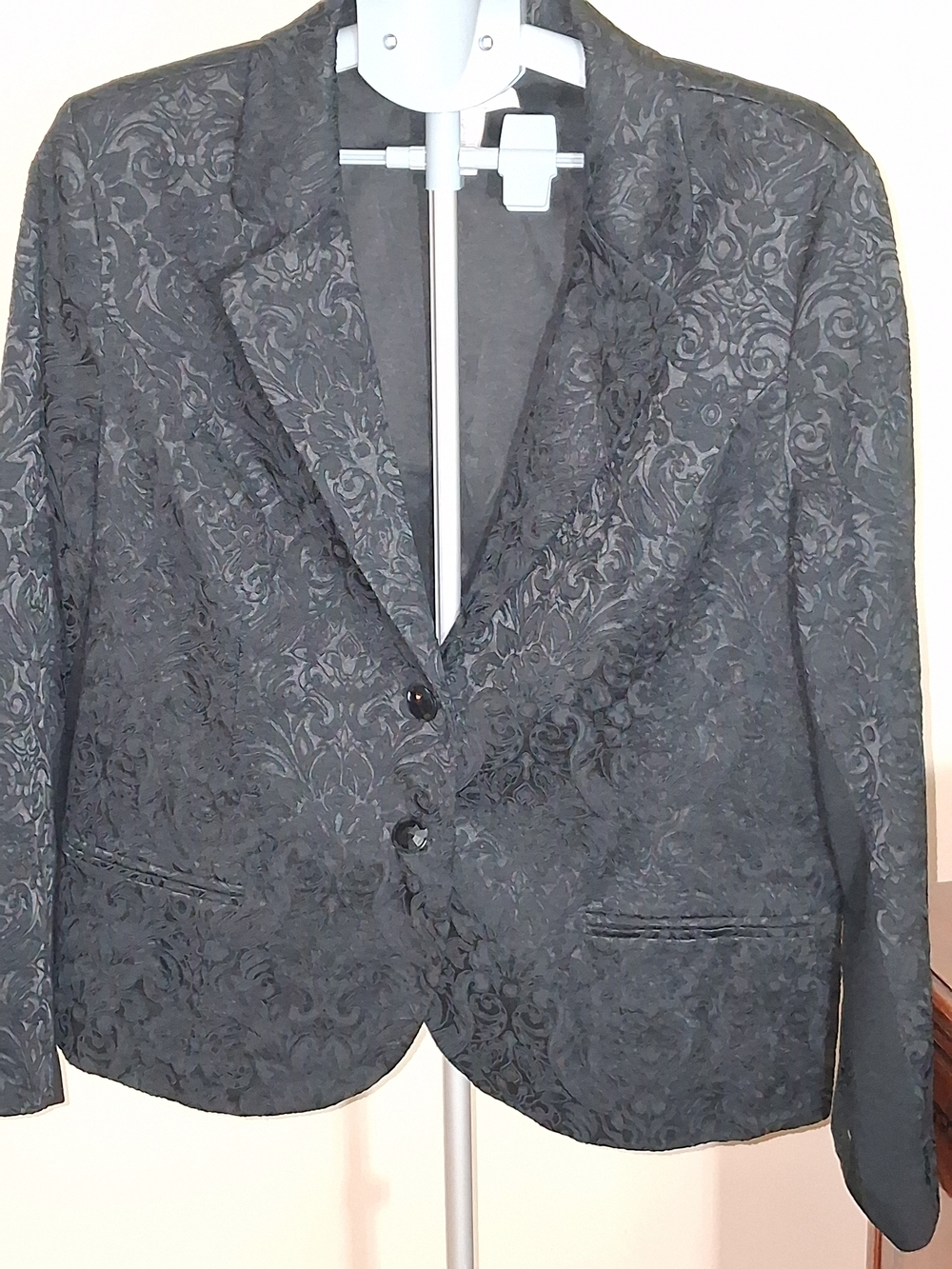 Chico's Black Floral Jacquard Blazer